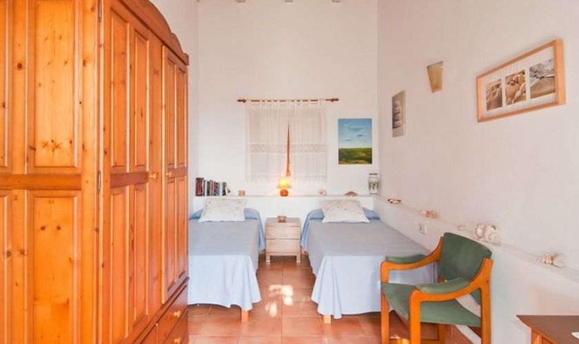 Zweibettzimmer Finca mit Pool und Internet Nordosten Mallorca PM 590